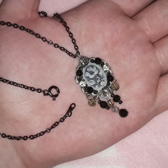 🖤"Vintage" Style Pendant Necklace, HANDMADE🖤 - Picture 6 of 6